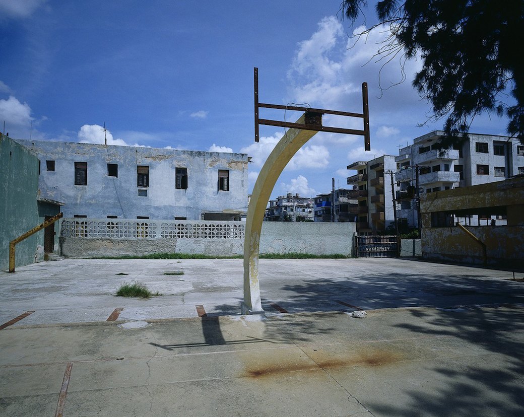 Фотограф Крис Таббс 10 лет снимает баскетбольные кольца по всему миру. Изображение № 2.