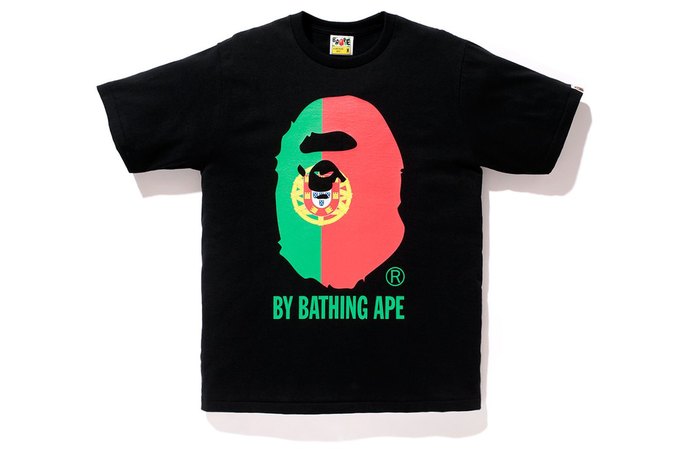 Марка A Bathing Ape представила коллекцию, посвящённую чемпионату мира по футболу в Бразилии. Изображение № 11.