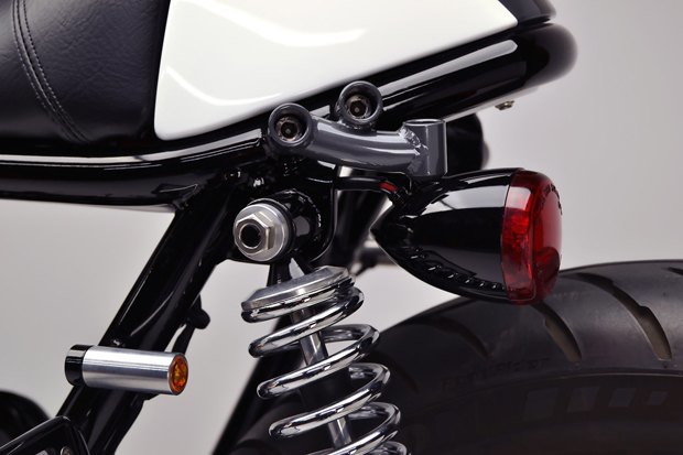 Мастерская Kustom Research представила новый каферейсер на базе Honda CX500. Изображение № 4.