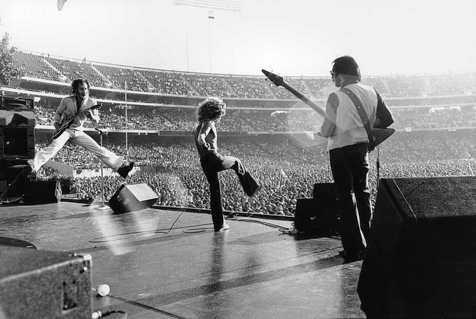 На YouTube выложили 12 тысяч ранее не публиковавшихся концертных видео легендарных рок-музыкантов. Изображение № 1.