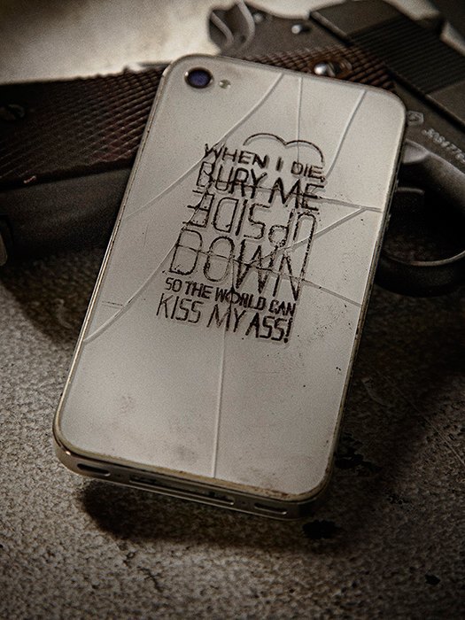 Killing for Peace: Гравировки на телефонах американских солдат. Изображение № 4.