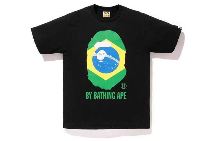 Марка A Bathing Ape представила коллекцию, посвящённую чемпионату мира по футболу в Бразилии. Изображение № 3.