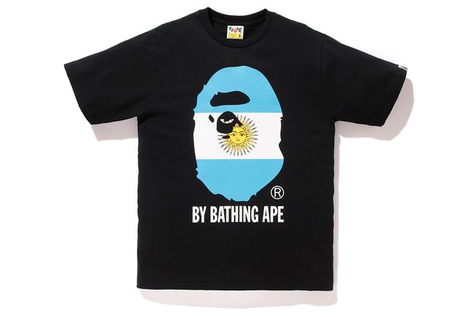Марка A Bathing Ape представила коллекцию, посвящённую чемпионату мира по футболу в Бразилии. Изображение № 10.