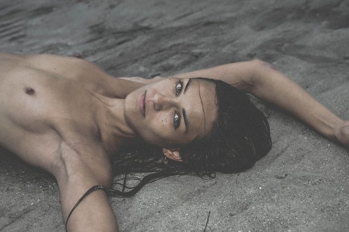 Шведская модель Ханна Стурше снялась для журнала Treats!. Изображение № 2.