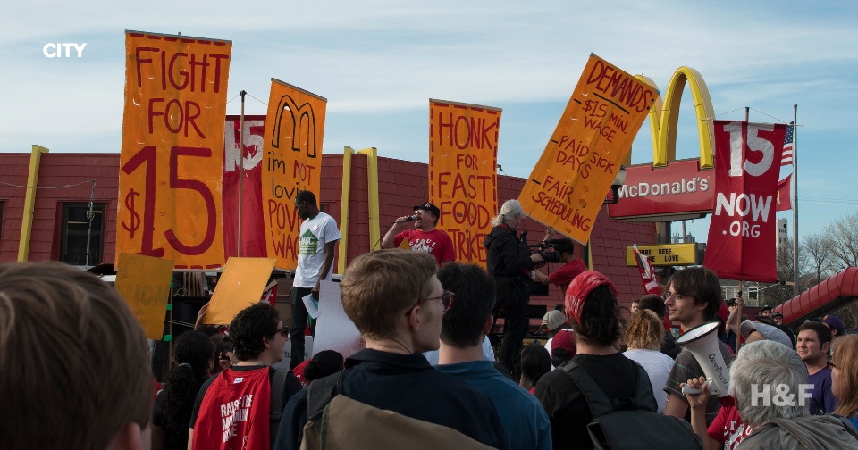 Wage will rise to $15 an hour for fast-food workers in New York
