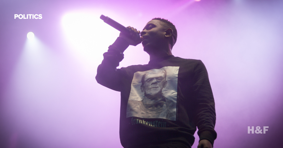 Protesters in Cleveland sing Kendrick Lamar's "Alright" during police altercation