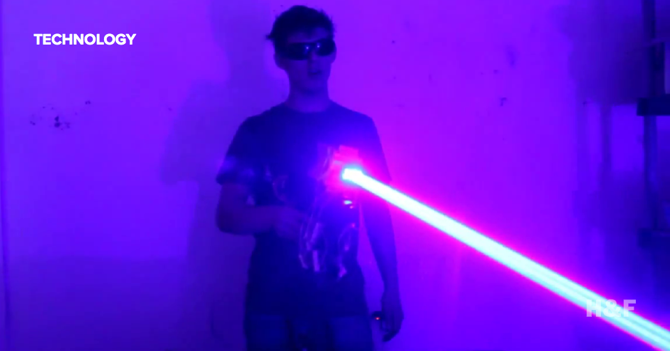 This homemade laser gun lights stuff on fire like any homemade laser gun should