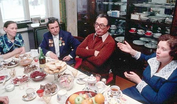 Пирушка в Тауэре или планёрка в сталинском бункере?. Изображение № 2.