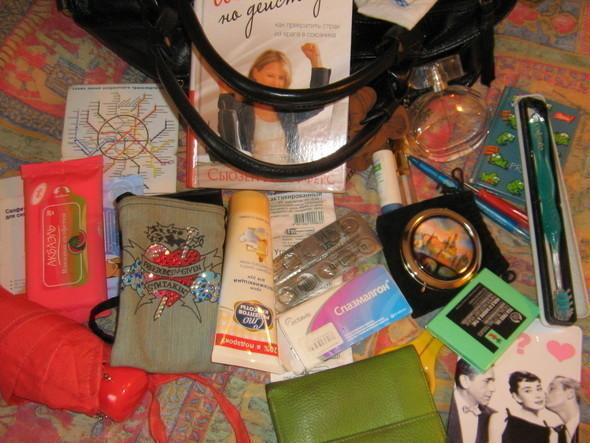 Look at Me: What's in your bag? Часть 2. Изображение № 8.