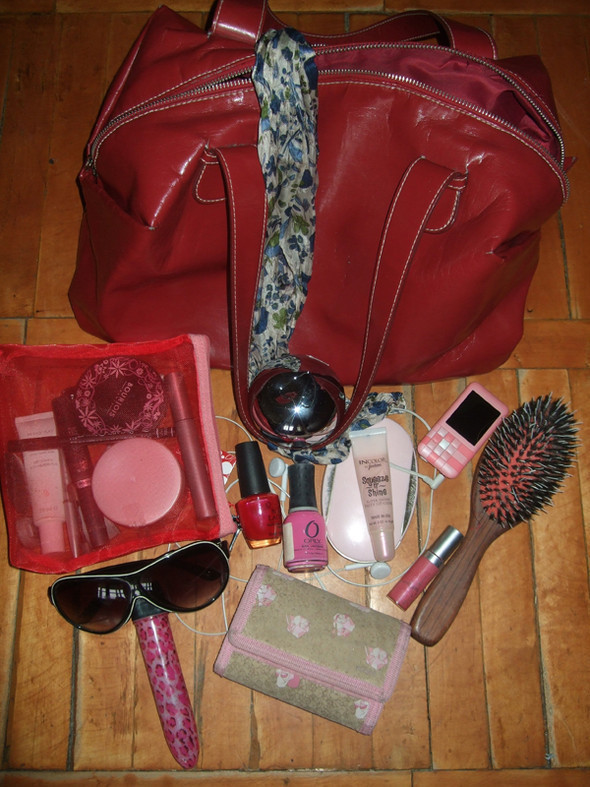 Look at Me: What's in your bag? Часть 2. Изображение № 16.