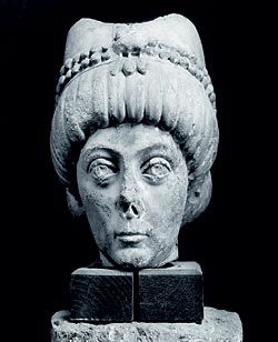 Бейне: Әйелімнің мені жұлқылағанын жақсы көремін Кунилингус иесі құлдың бетіне кончает