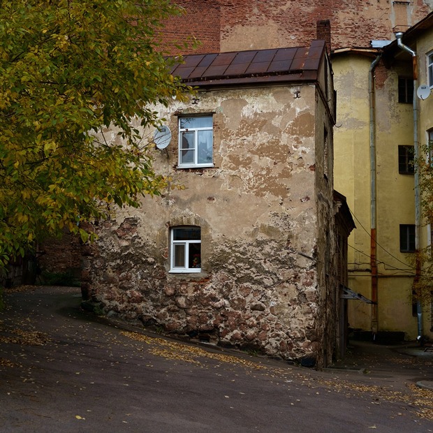 Я живу в самом старом доме России — Где ты живёшь translation missing: ru.desktop.posts.titles.on The Village