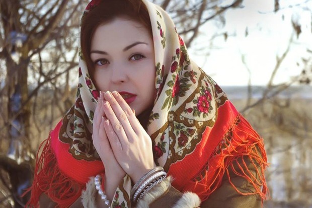 Румянец национализма: «Я сфотографировалась в платке и стала символом славянской чистоты» — Личный опыт на The Village