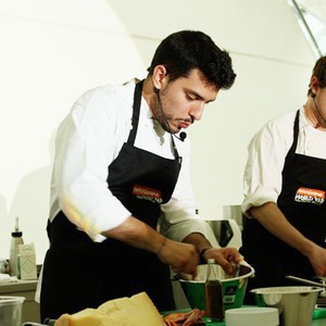 Omnivore Food Festival: Майкл Гринвольд и Симоне Тондо готовят орзотто из ячменя и тартар из голубя — Рецепты шефов translation missing: ru.desktop.posts.titles.on The Village