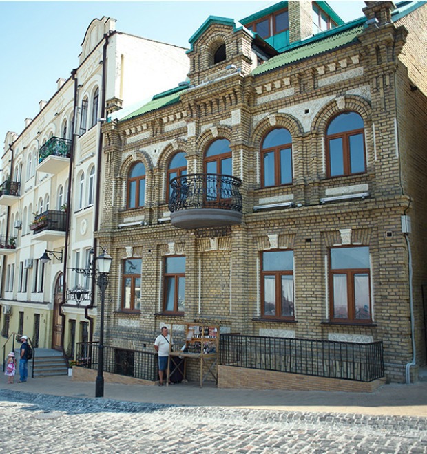 Испанский немецкий: Гид по туристическим местам города — Seat на The Village