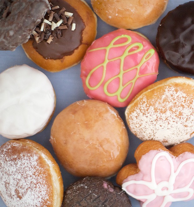 Эксперимент The Village: Krispy Kreme против Dunkin' Donuts — Еда на The Village