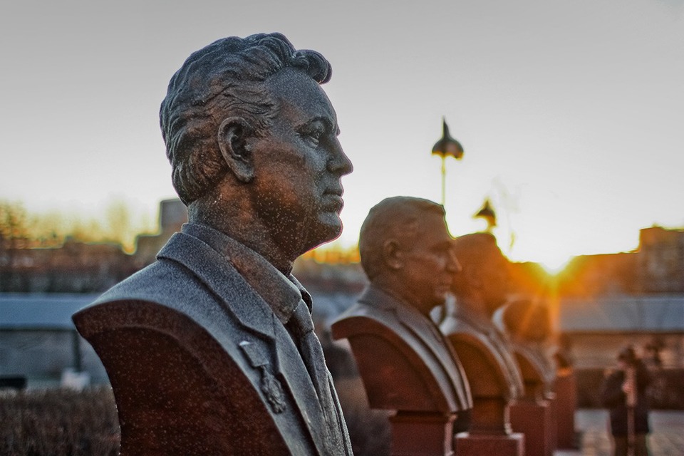 Миротворец: История человека, продавшего тысячам бизнесменов билет в вечность — Истории translation missing: ru.desktop.posts.titles.on The Village