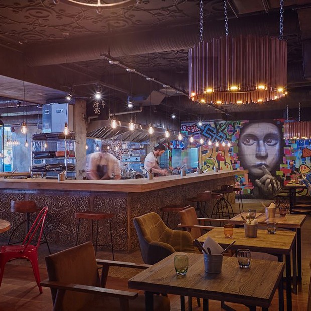 Мясной ресторан «Южане», гастропаб Funky Food, а также устричный бар в Москве — Открытия недели translation missing: ru.desktop.posts.titles.on The Village