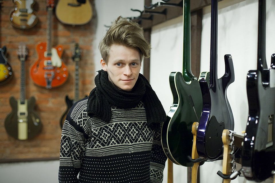 Guitar hero: Как бывший звукорежиссёр зарабатывает на винтажных гитарах — Свое место на The Village