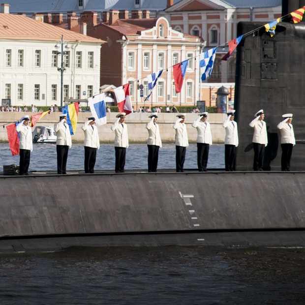 День ВМФ, диджей-сет Мэттью Херберта и ещё 14 событий выходных — Выходные в городе translation missing: ru.desktop.posts.titles.on The Village