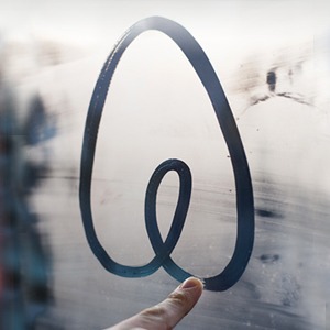Интимное место: Почему двусмысленный логотип Airbnb — это выгодно — Менеджмент translation missing: ru.desktop.posts.titles.on The Village