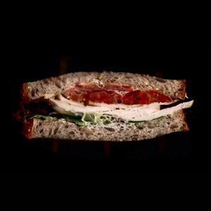 Составные части: Сэндвич с курицей и печёным перцем из Cafe Brocard — Составные части на The Village
