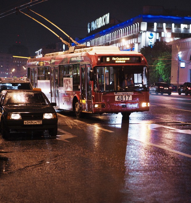 Фото дня: Первые ночные автобусы и троллейбусы в Москве — Город translation missing: ru.desktop.posts.titles.on The Village