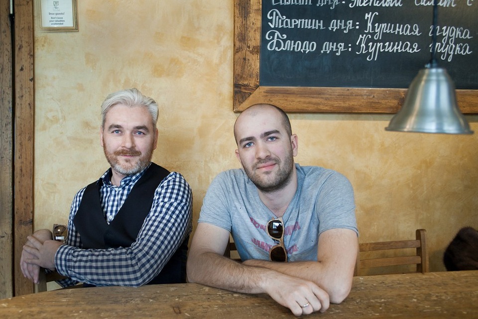 Деревянное и стеклянное: Почему солнечные очки Woodeez продаются даже зимой — Свое место на The Village