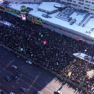 Онлайн-трансляция: Митинг на Новом Арбате — Ситуация translation missing: ru.desktop.posts.titles.on The Village