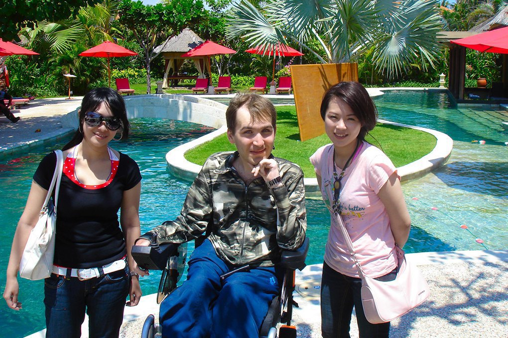 Билет до Бали: Александр Кроу, его сервис Flytourist и война за независимость. Изображение № 1.