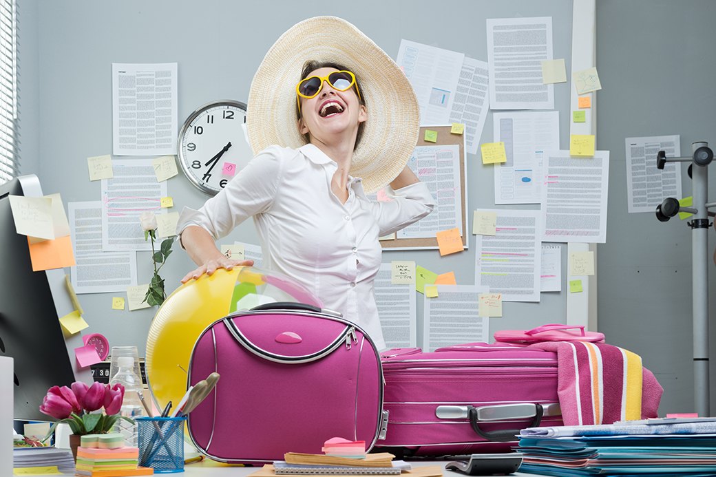 Мысль о поездке на море приводит женщину в экстаз. Изображение №8.