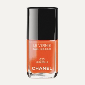 Аромат Roads, лосьон Coola, лак Chanel — Что купить на The Village