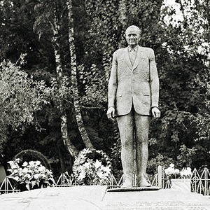 По местам: Памятник Николаю Пилюгину — Общественные пространства на The Village