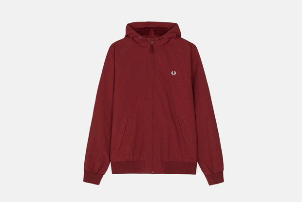 Распродажа от Fred Perry и экологичная коллекция одежды для спорта от H&M — Скидки недели на The Village