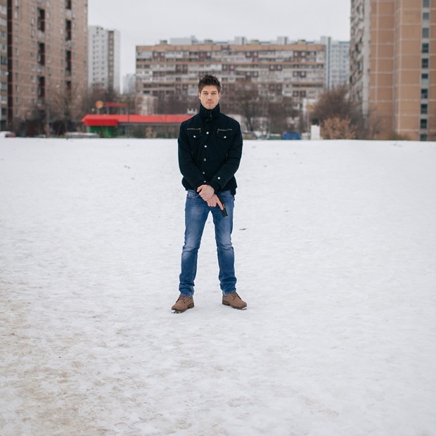 «Стрелять в первую очередь стоит по ногам»: Зачем москвичи покупают оружие — Люди в городе на The Village