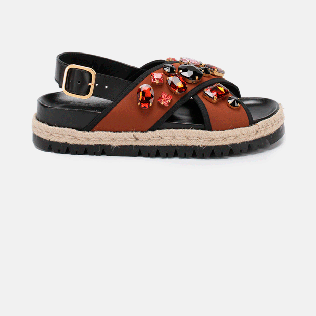 Новая акция в ЦУМе, скидки на Marc Jacobs и коллаборация Converse x Tyler, The Creator — Скидки недели на The Village