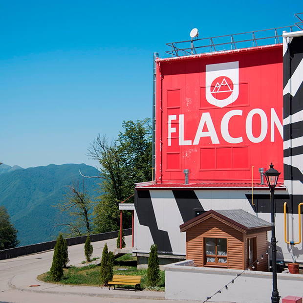 Редакция неделю работает в арт-резиденции FLACON 1170 — Эксперимент на The Village
