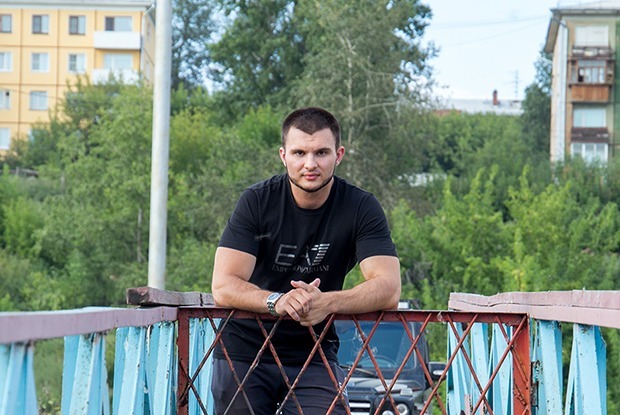 Павел Зацепин — о Верхней Набережной, тренировках на износ и двух чизкейках — Любимое место на The Village