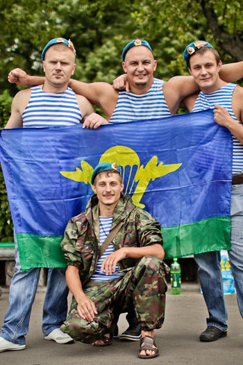 Фоторепортаж: День ВДВ в парке Горького. Изображение № 36.