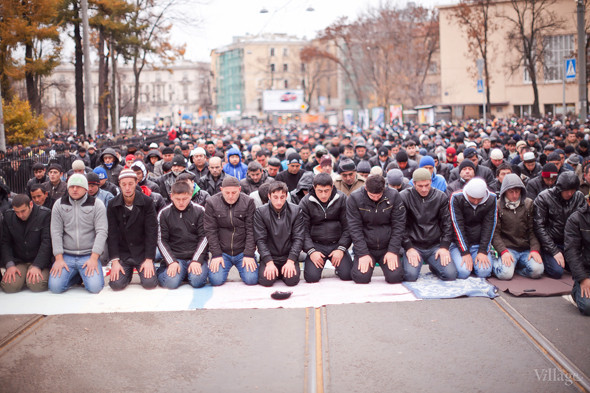 Фоторепортаж: Празднование Курбан-Байрама в Петербурге. Изображение № 16.