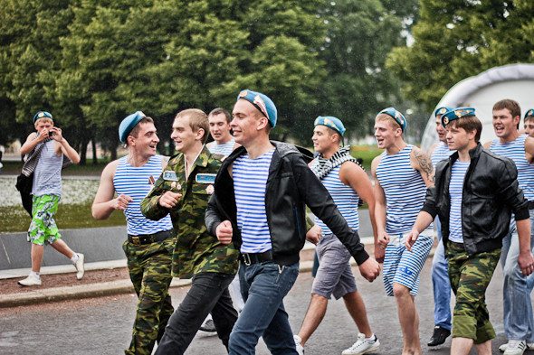 Фоторепортаж: День ВДВ в парке Горького. Изображение № 12.