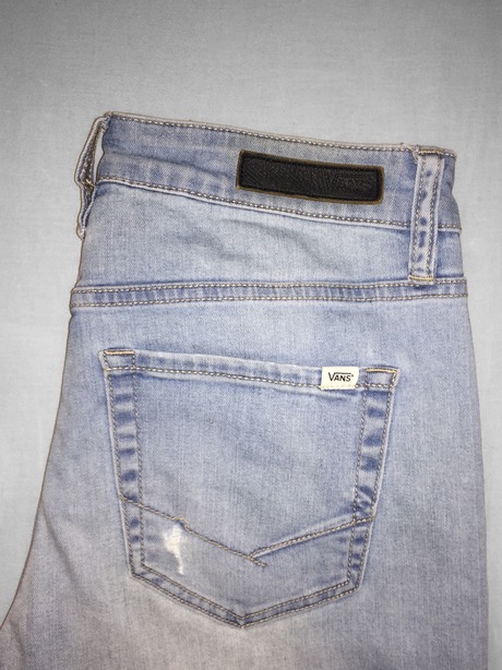 «Marc Jacobs,COS,AllSaints,Massimo Dutti,Topshop,Vans,Lee» — Комьюнити