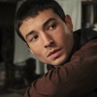 Эзра Миллер снялся
для Playboy